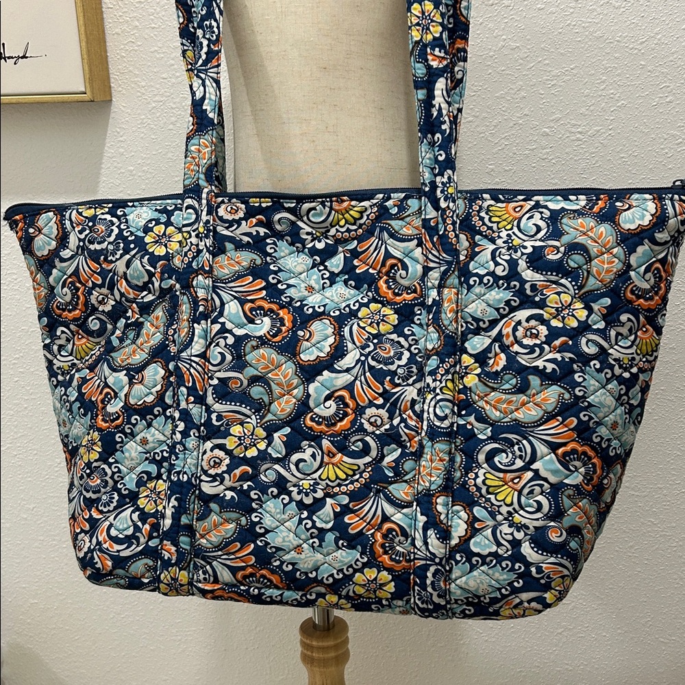 Kaddie & Libbie Large Quilted Floral Shoulder Bag- Blue Paisley Travel Tote